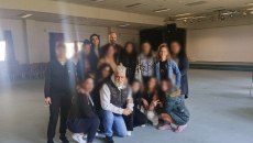 Ο Γιώργος Λάνθιμος βρέθηκε στα Σχολεία Γυναικείων Φυλακών Ελεώνα – Όχι στο στίγμα, ναι στην έκφραση