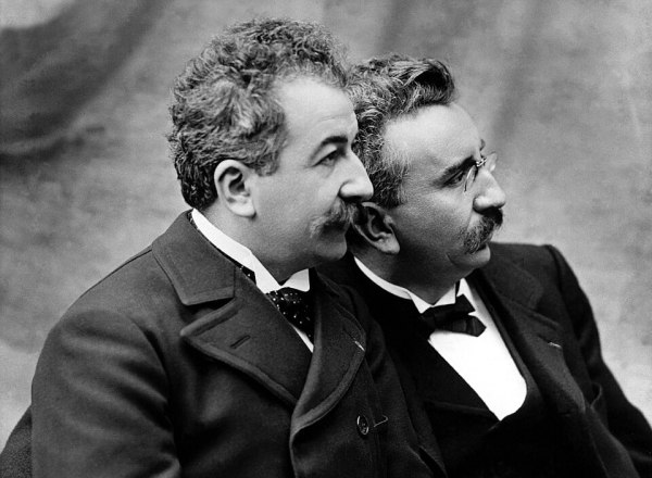 Black humor, φάρσες και γάτες: Ήταν οι αδελφοί Λυμιέρ οι πρώτοι «TikTokers» της ιστορίας;