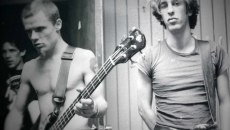 Οι Red Hot Chili Peppers ανοίγουν την καρδιά τους για τον Hillel Slovak