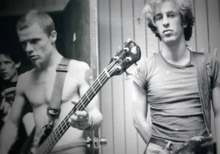 Οι Red Hot Chili Peppers ανοίγουν την καρδιά τους για τον Hillel Slovak