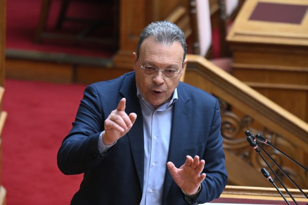 Φάμελλος: Έλεγχος, ρύθμιση της αγοράς και μείωση του ΕΦΚ για την αντιμετώπιση της αισχροκέρδειας