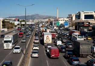 Κίνηση: Καθυστερήσεις σε Κηφισό και κέντρο Αθήνας