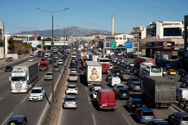 Κίνηση: Καθυστερήσεις σε Κηφισό και κέντρο Αθήνας