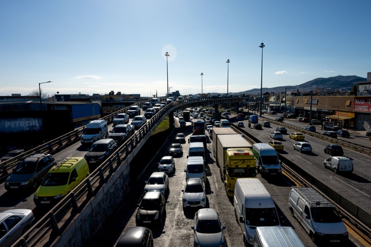Κίνηση: Καθυστερήσεις σε Κηφισό, Κηφισίας και Μεσογείων – Πού αλλού υπάρχουν προβλήματα
