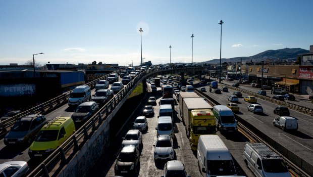 Κίνηση: Καθυστερήσεις σε Κηφισό, Κηφισίας και Μεσογείων – Πού αλλού υπάρχουν προβλήματα