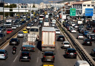 Κίνηση στους δρόμους: Απροσπέλαστος ο Κηφισός – Πού αλλού υπάρχουν προβλήματα