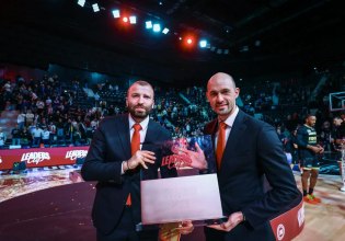 Ποιος θα καθίσει στον πάγκο της Μονακό για το ματς με τον Ολυμπιακό