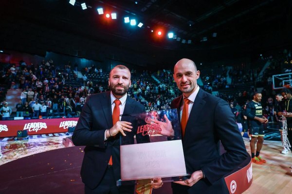 Ποιος θα καθίσει στον πάγκο της Μονακό για το ματς με τον Ολυμπιακό