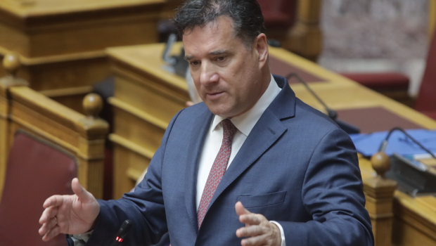 Ο Αδωνις Γεωργιάδης το 2022 απειλούσε με μηνύσεις για τις υποκλοπές, τώρα μιλά για κανονικότητα και «παραδραματοποίηση» του θέματος