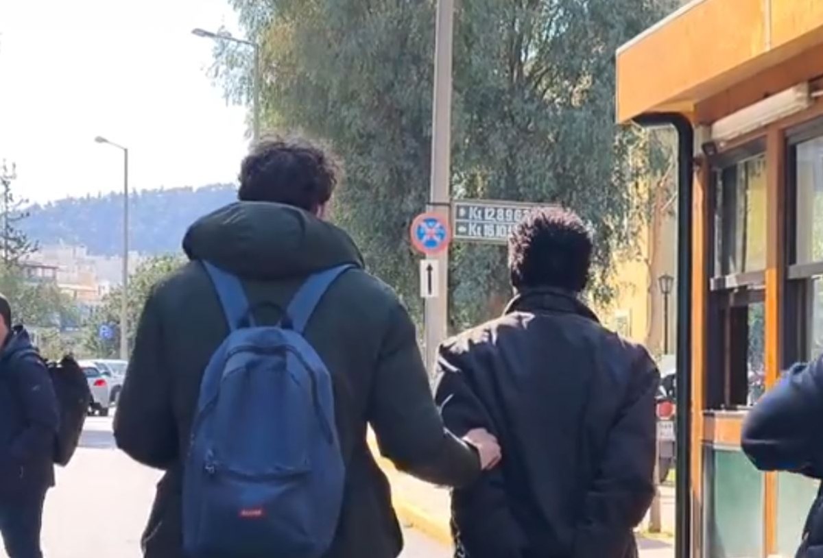 Προφυλακιστέος ο Σουδανός με τις χειροβομβίδες στη ΓΑΔΑ – «Ήθελα να τις παραδώσω» ισχυρίστηκε