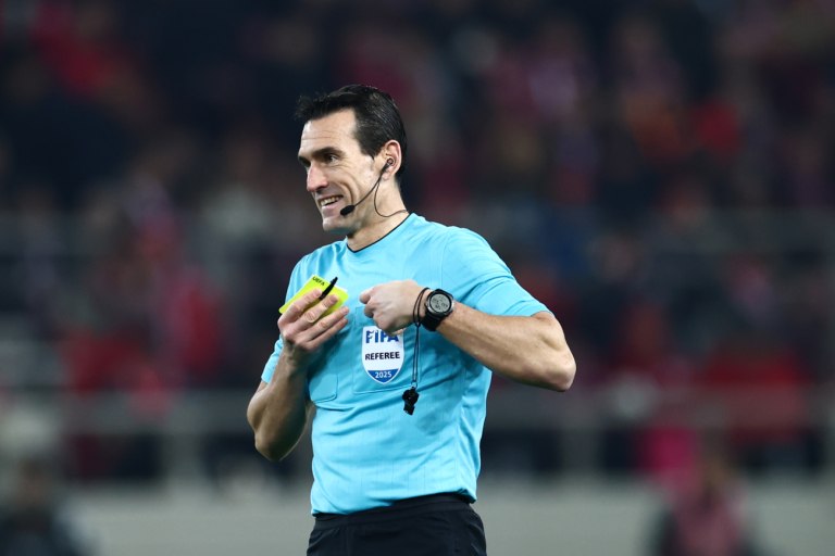 Το άγχος του Λανουά για ξένους διαιτητές και πως γκρέμισε το… τείχος του Λαόθ