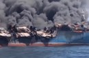Νέο βίντεο από πλοίο που τυλίχτηκε στις φλόγες στα Στενά του Ορμούζ μετά από επίθεση