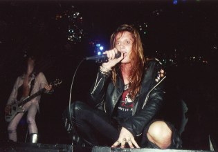 O Σεμπάστιαν Μπαχ ζητά συγγνώμη από την Κριστίνα Άπλγκεϊτ