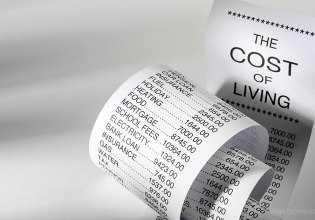 Οι εργαζόμενοι έχουν ανάγκη πολύ περισσότερα από μια αύξηση 40 ευρώ τον μήνα