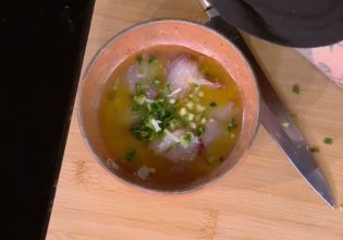 Συνταγή: Λαβράκι καρπάτσιο με μους αβοκάντο