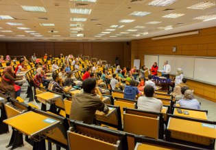 Τσουνάμι αντιγραφής με ΑΙ στα πανεπιστήμια – Σε κρίση η αξιολόγηση των φοιτητών