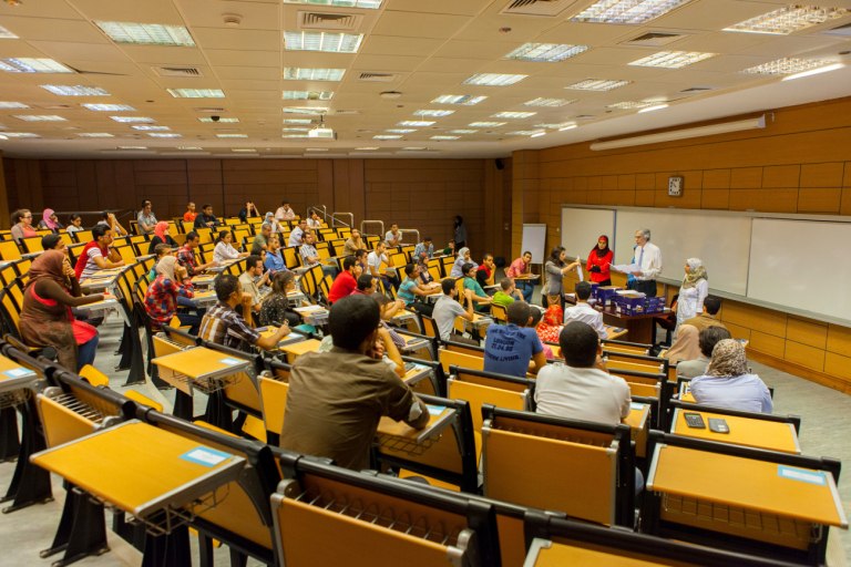 Τσουνάμι αντιγραφής με ΑΙ στα πανεπιστήμια – Σε κρίση η αξιολόγηση των φοιτητών