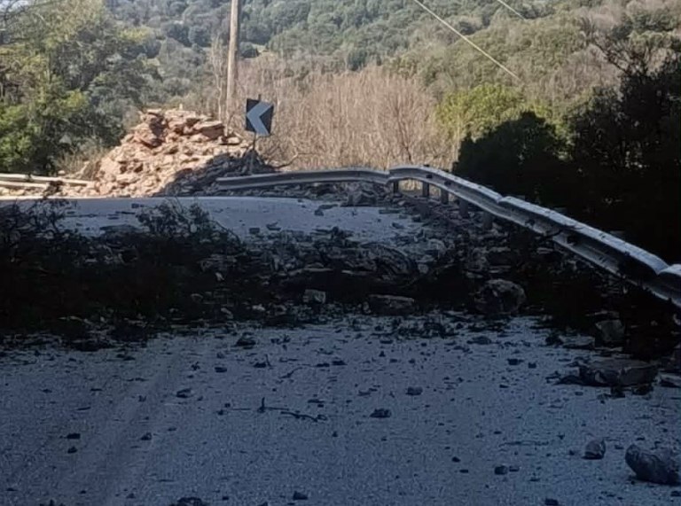 Σημαντικές ζημιές στην Ιερά Μονή Παναγίας Σπηλιάς από τον σεισμό στην Καρδίτσα