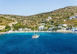 Αγαθονήσι: Παρέλαση των δύο μαθητών του νηπιαγωγείου μαζί με μαθητές από τα Βριλήσσια