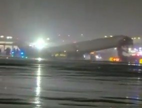 Αεροσκάφος της Air Canada συγκρούστηκε με όχημα στο αεροδρόμιο Λα Γκουάρντια – Αναφορές για τραυματίες