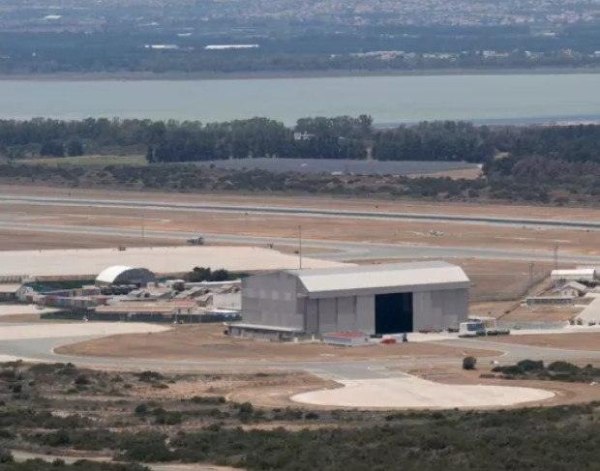 Κύπρος: Παραμένει ο συναγερμός στο Ακρωτήρι – Σύσταση στους πολίτες να φτιάξουν προληπτικά σακίδιο έκτακτης ανάγκης