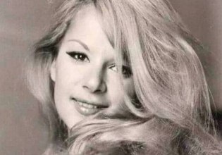 Αλίκη Βουγιουκλάκη: Ο μπερές της «Υπολοχαγού Νατάσσα» έγινε έκθεμα σε μουσείο