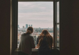 Σχέση: Τι κάνεις όταν νιώθεις ότι κάτι έχει αλλάξει;