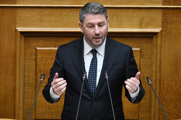 ΠΑΣΟΚ: Στρατηγική δομικής αντιπολίτευσης και θεσμικότητα στα εθνικά