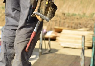 Ηράκλειο: Εργάτης έπεσε από ύψος και τραυματίστηκε σοβαρά στο κεφάλι – Νοσηλεύεται στο «Βενιζέλειο»