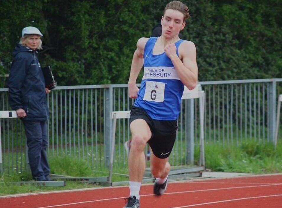 Όλοι το επιβεβαιώνουν. Ο 17χρονος Άνταμ ήταν φανατικός της γυμναστικής, αφοσιωμένος στο πρόγραμμα άσκησής του και αποφασισμένος να κάνει καριέρα στο άθλημα που αγαπούσε