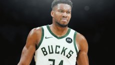 Στα άκρα η κόντρα Μπακς – Αντετοκούνμπο: «Υπογράφει ή…»