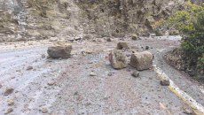 Κατολισθήσεις στη Σαντορίνη: Κλειστός ο δρόμος προς το λιμάνι του Αθηνιού