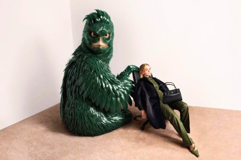 Αποστροφή ή σαγήνη; Prada και Τζόρνταν Γούλφσον προβοκάρουν τη μόδα