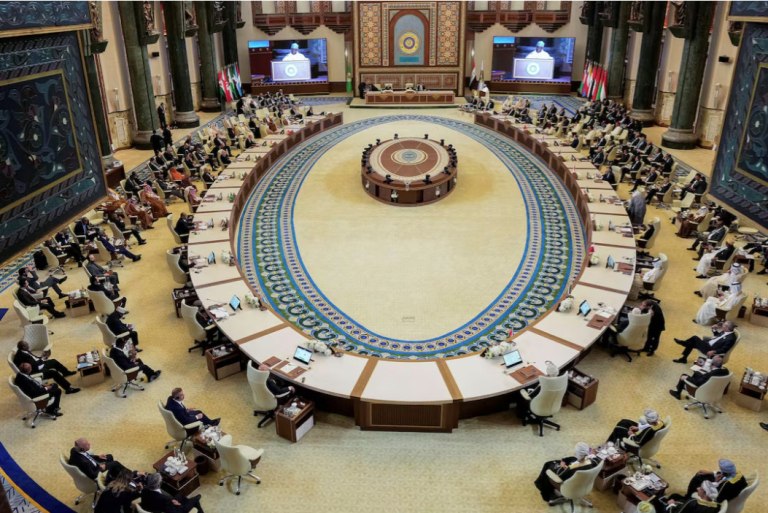 Ιράν: «Ανεύθυνες» οι επιθέσεις του κατά των γειτόνων του, λέει ο Αραβικός Σύνδεσμος