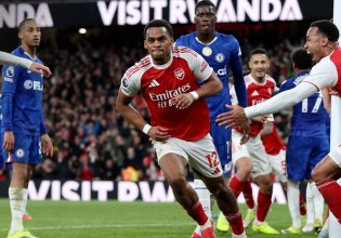 Άρσεναλ – Τσέλσι 2-1: Αφεντικά στο Λονδίνο και φουλ για τον τίτλο οι «κανονιέρηδες»