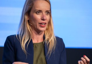 The Expla-in Project: Από τη μόλυνση του κινητού με Predator στη δικαστική απόφαση για τις υποκλοπές – Πώς νιώθει η Άρτεμις Σίφορντ