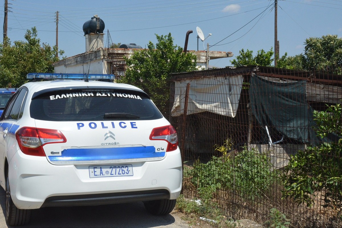 Θεσσαλονίκη: Αστυνομική επιχείρηση στον Δενδροπόταμο – Βρέθηκαν όπλα και ναρκωτικά