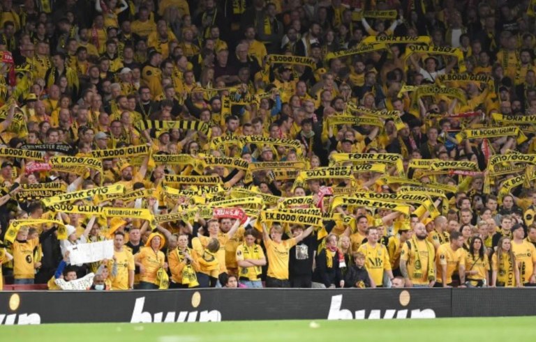 Οπαδός της Μπόντο Γκλιμτ πανηγύρισε τις πέντε σερί νίκες με… κούρεμα (vid)