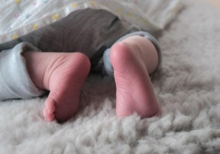 Ηράκλειο: Θρήνος για το βρέφος που βρέθηκε νεκρό στην κούνια του – Οι πρώτες ενδείξεις για τον θάνατό του