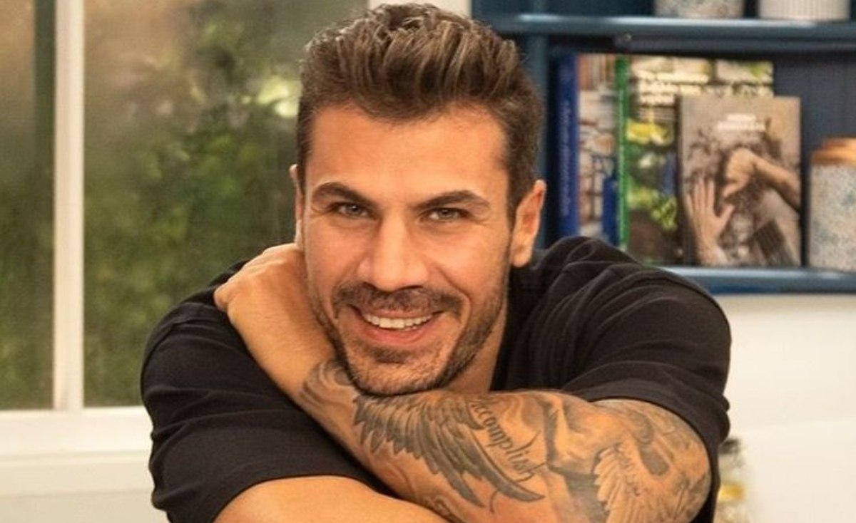 To challenge που κλήθηκε να κάνει ο Άκης Πετρετζίκης για τα 42α γενέθλιά του