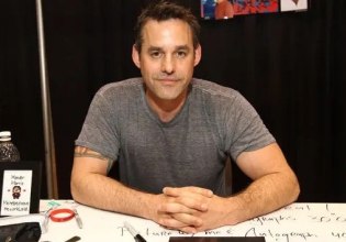 Νίκολας Μπρέντον: Πέθανε ο ηθοποιός του «Buffy the Vampire Slayer», σε ηλικία 54 χρόνων