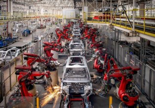 Διχάζει την αυτοκινητοβιομηχανία ο νέος νόμος της ΕΕ