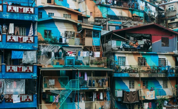 Πόλεις σε έκρηξη, σπίτια σε έλλειψη – Η σκοτεινή πλευρά της αστικοποίησης