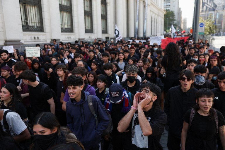 Διαδήλωση χιλιάδων μαθητών και φοιτητών στη Χιλή υπέρ της δωρεάν πρόσβαση στην ανώτατη εκπαίδευση