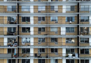 Έρευνα της επιτροπής HOUS για τη στεγαστική κρίση: Η Ελλάδα βρίσκεται στη χειρότερη θέση στην ΕΕ