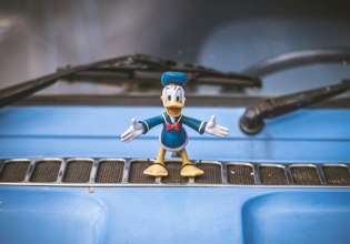 O Ντόναλντ Ντακ και η ενεργειακή κρίση: Τι μας δίδαξαν τα Μίκυ Μάους για όσα συμβαίνουν σήμερα