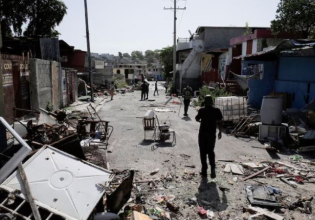 Αϊτή: Τουλάχιστον 70 νεκροί από επιθέσεις συμμορίας στην πόλη Πετίτ Ριβιέρ