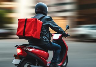 Ζευγάρι λήστεψε διανομέα με την απειλή μαχαιριού στη Νίκαια – Εντοπίστηκαν στον Πειραιά