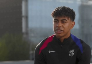 Η δύσκολη παιδική ηλικία του Γιαμάλ: «Δεν μπορούσα να αγοράσω PlayStation και έπαιζα με κάρτες Pokemon για ένα ευρώ»