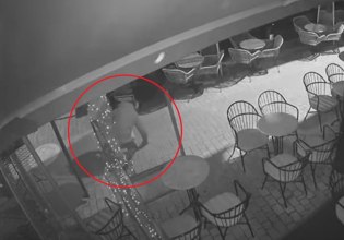 Αγρίνιο: Διαρρήκτης σκαρφαλώνει σε τέντα και κλέβει εστιατόριο – Βίντεο ντοκουμέντο